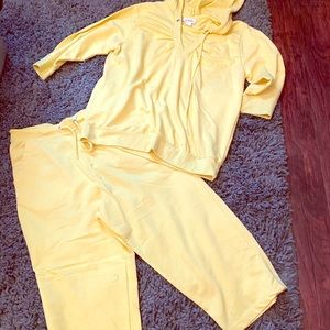 Cute Capri spring set ,pants and hoodie